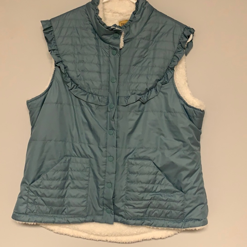 NWT - Juniors Vest by True Craft